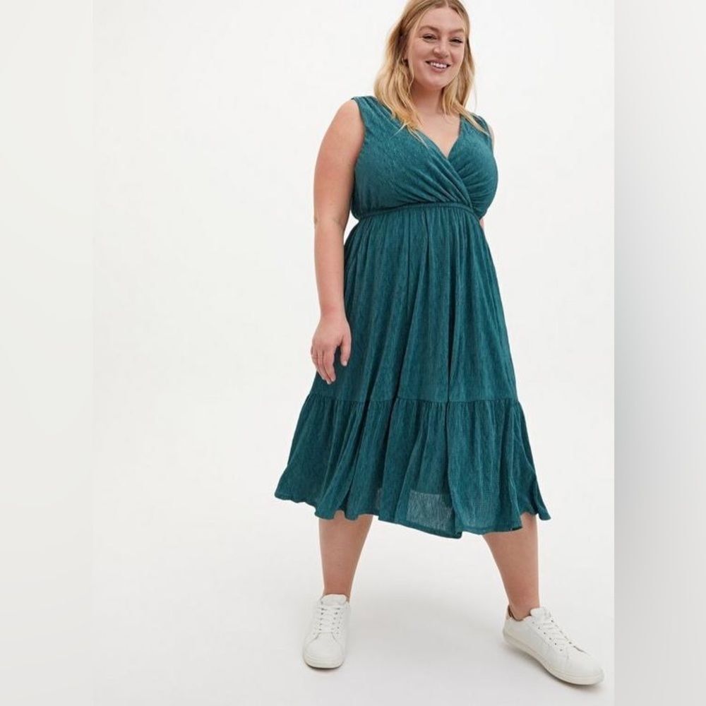 Torrid Midi Crinkle Knit Surplice Skater Dress, Size 1